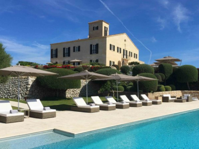 Boutique Hotel Cugo Gran Menorca Photo